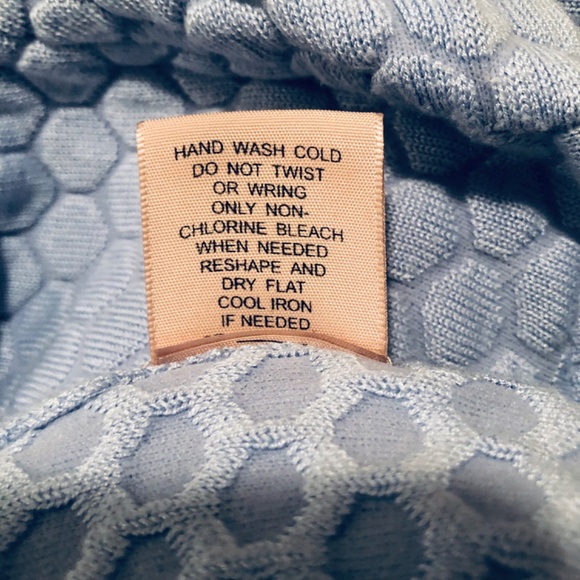 NWT Elbow Sleeves Cropped Sweater - Picture 6 of 6